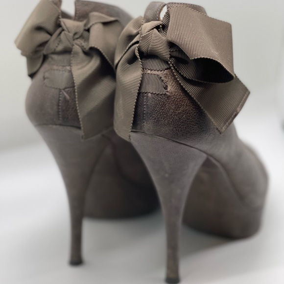 Vera Wang Royce Gray Platform Ankle Booties - Picture 3 of 5